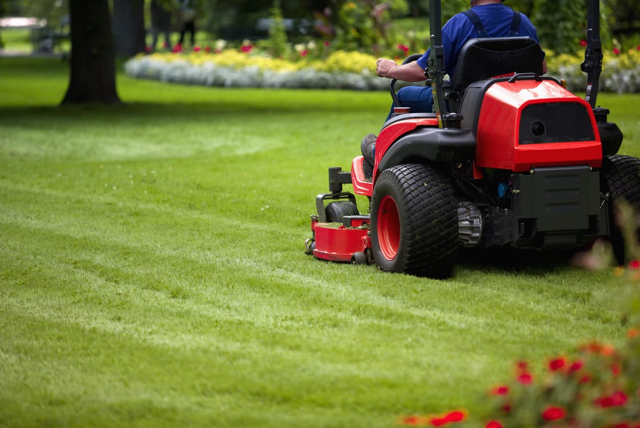 What is the best vehicle for a lawn mowing business?